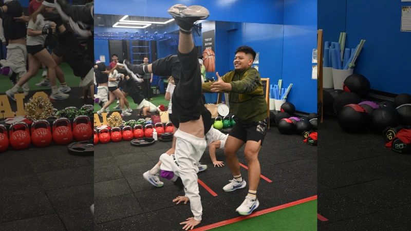 Image of handstand switch challenge