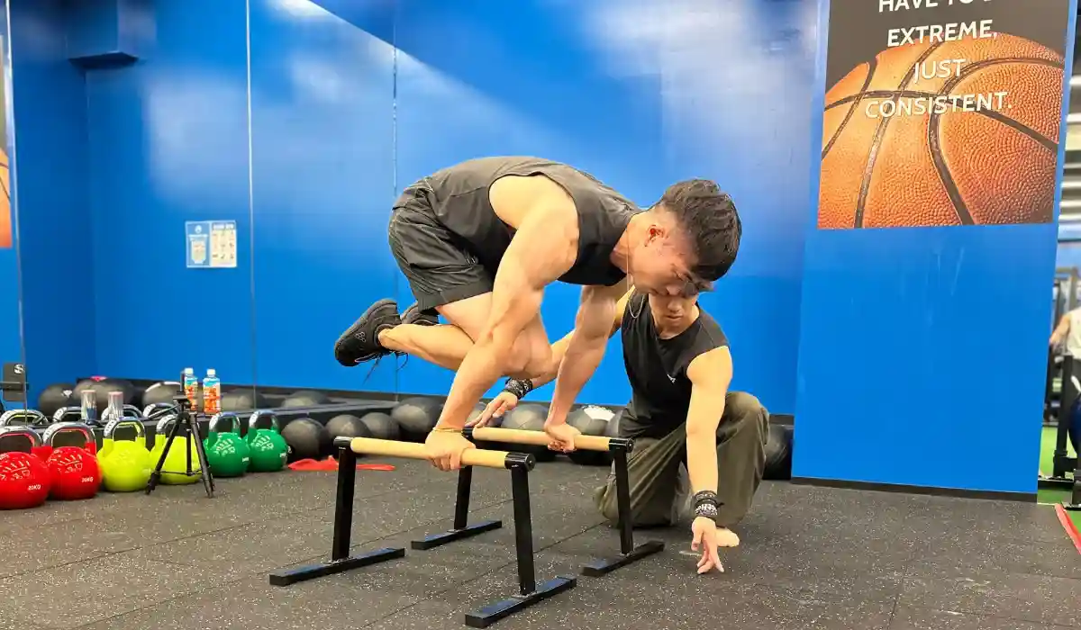 Calisthenics training in Sakuragicho, Yokohama